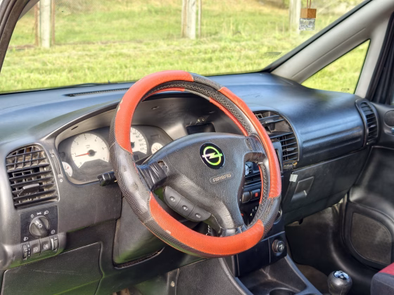 Opel Zafira (8)