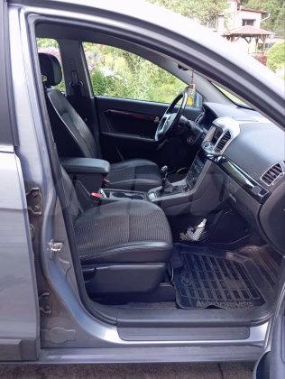 Chevrolet Captiva (4)