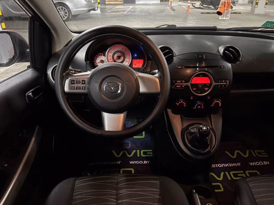 Mazda 2 (13)