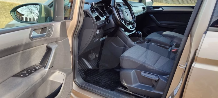Volkswagen Touran (13)