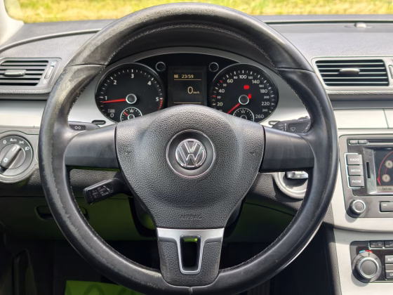 Volkswagen Passat (16)