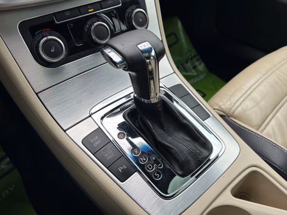 Volkswagen Passat CC (16)