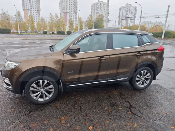 Geely Atlas (2)
