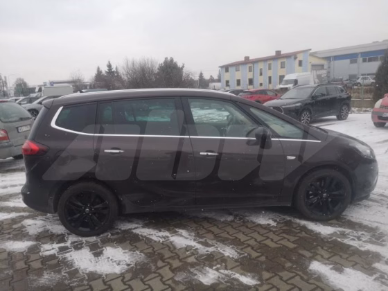 Opel Zafira (2)