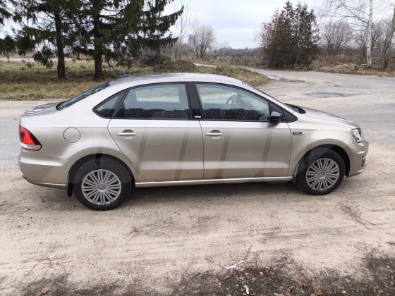 Volkswagen Polo (4)