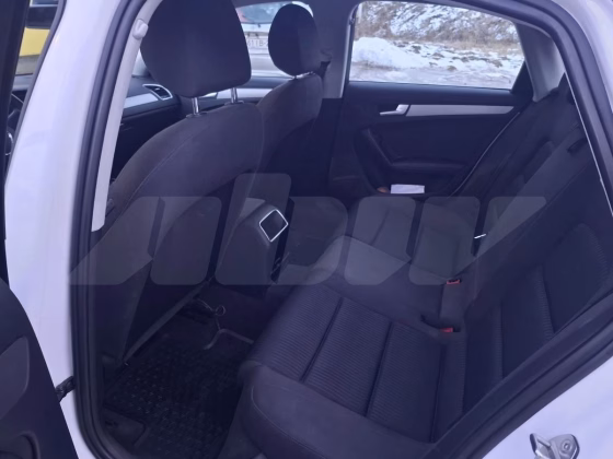 Audi A4 (4)