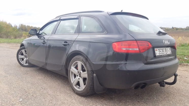 Audi A4 (4)