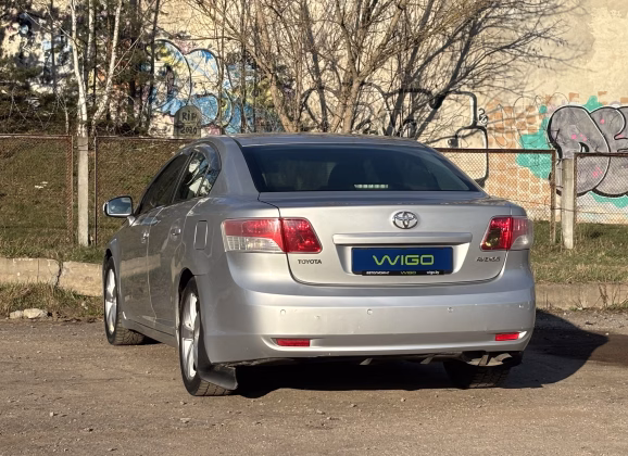 Toyota Avensis (4)