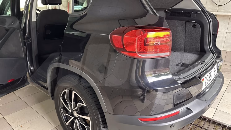 Volkswagen Tiguan (9)