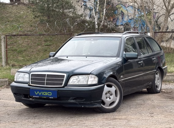 Mercedes-Benz C 230