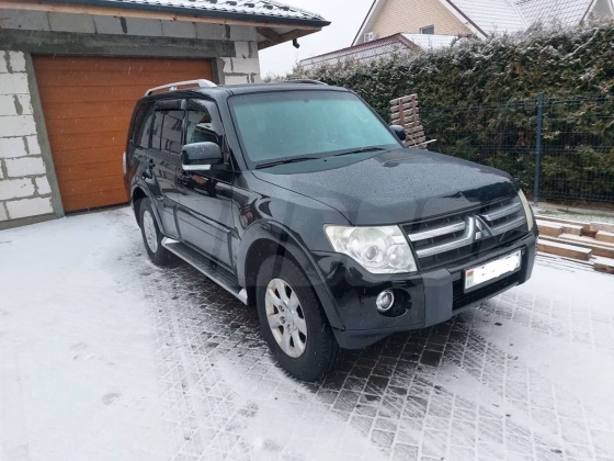 Mitsubishi Pajero (10)