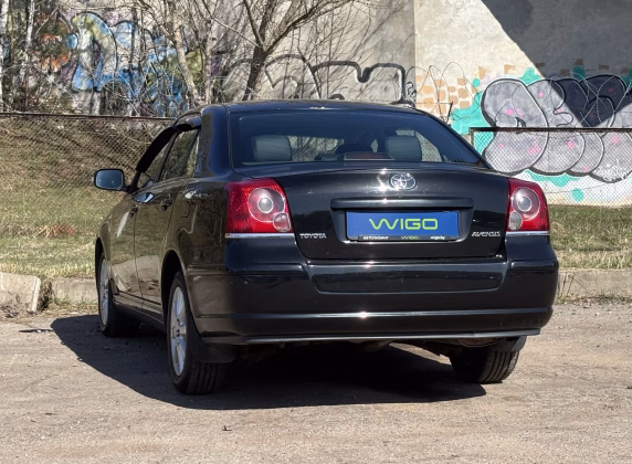 Toyota Avensis (4)