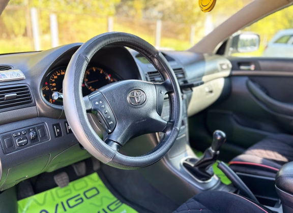 Toyota Avensis (8)