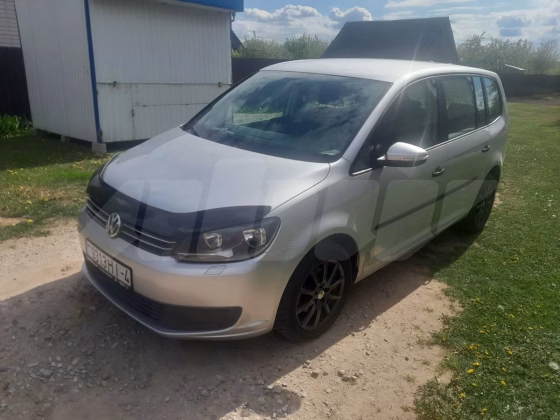 Volkswagen Touran (1)