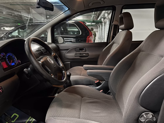 Volkswagen Sharan (9)