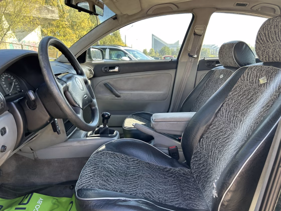 Volkswagen Passat (8)