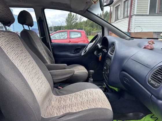 Volkswagen Sharan (12)