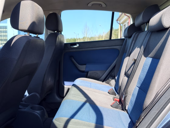 Volkswagen Golf Plus (10)