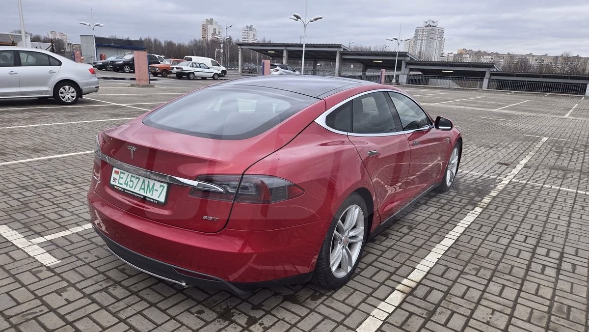 Tesla Model S