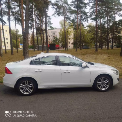 Volvo S60 (7)