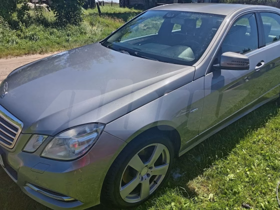Mercedes-Benz E 350 (4)