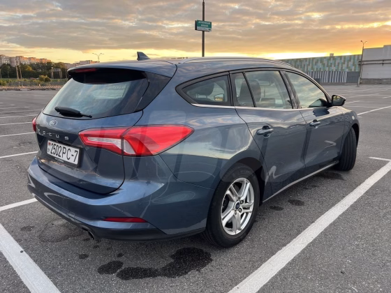 Ford Focus (4)
