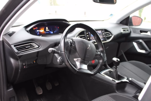 Peugeot 308 (8)