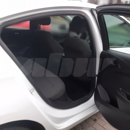 Chevrolet Cruze (12)