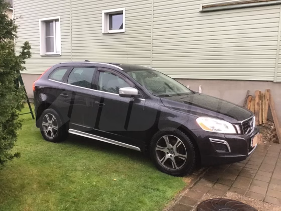 Volvo XC60 (1)