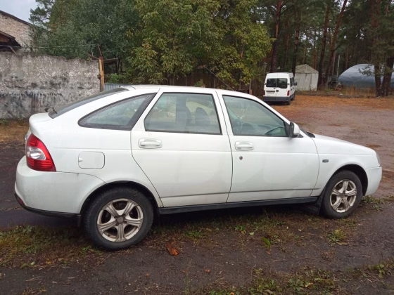 Lada Priora (12)