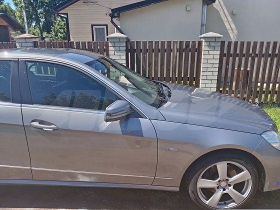Mercedes-Benz E 350 (6)