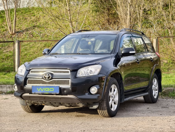 Toyota RAV 4 (3)