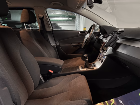 Volkswagen Passat (12)