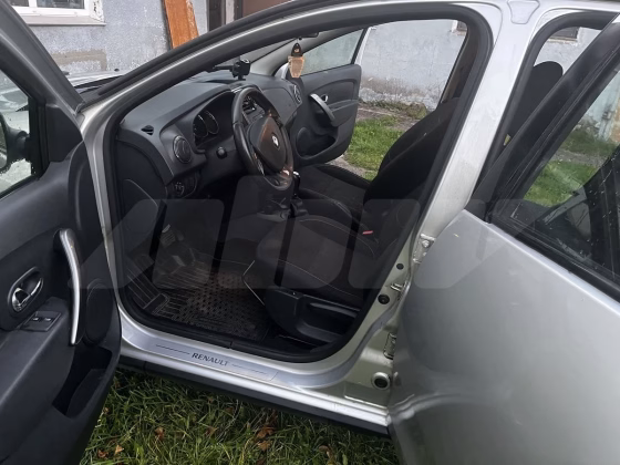Renault Sandero (2)