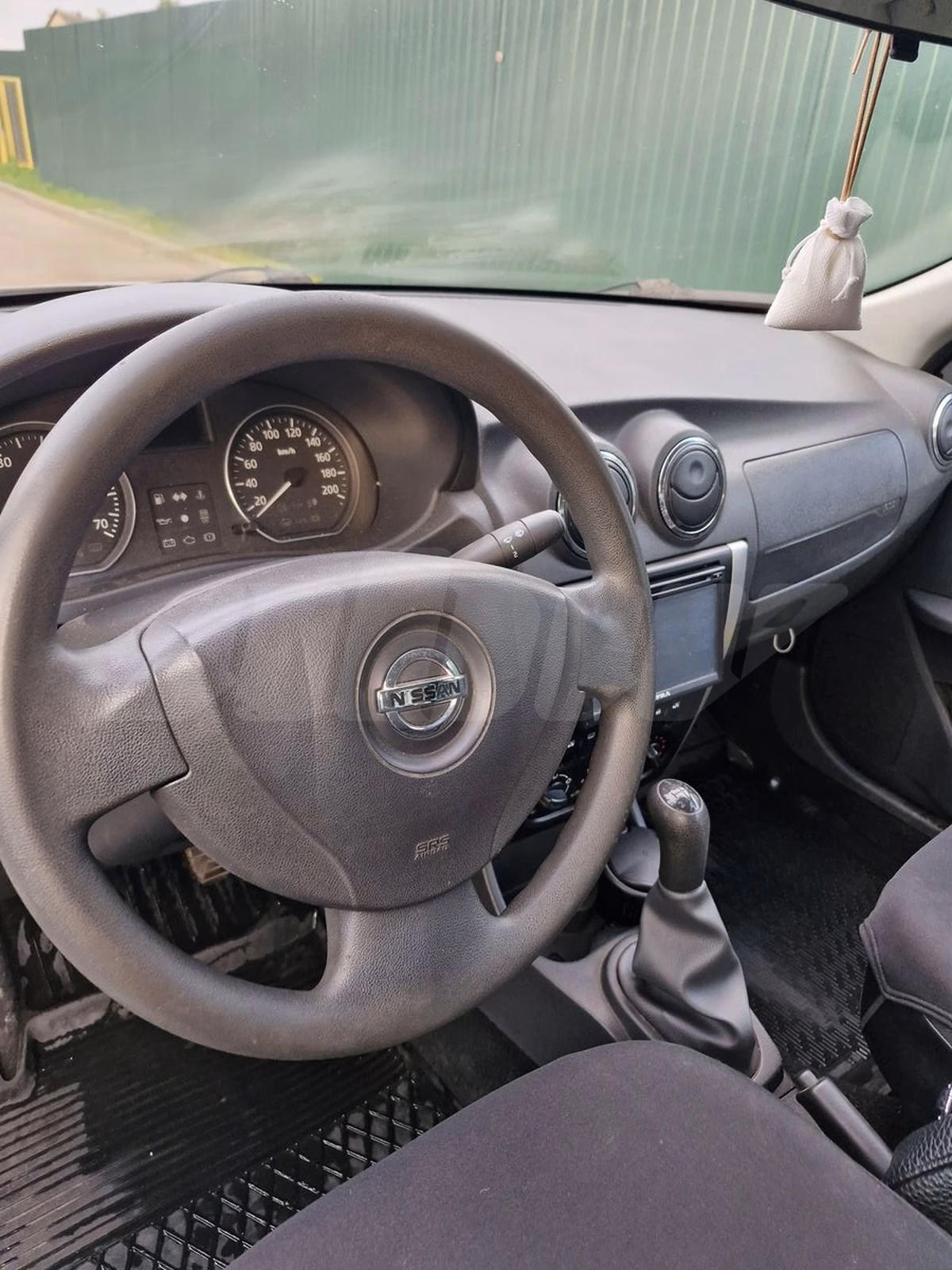 Nissan Almera
