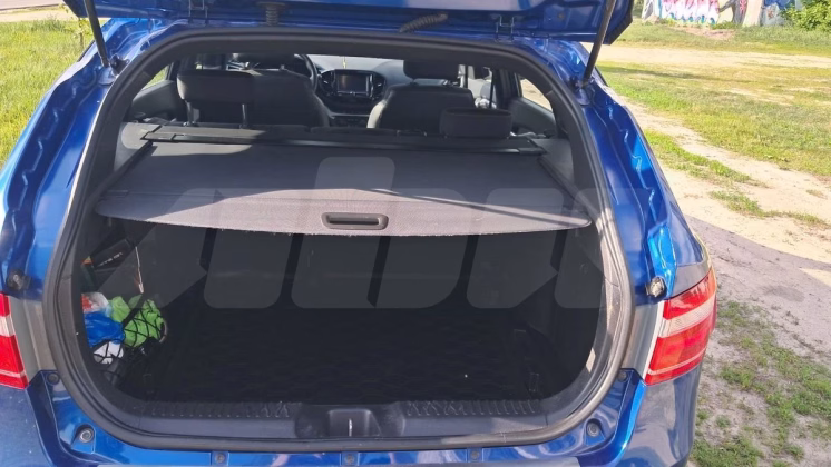 Lada Vesta (2)