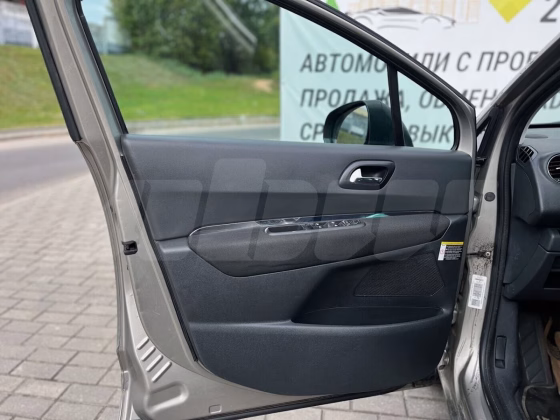 Peugeot 5008 (10)