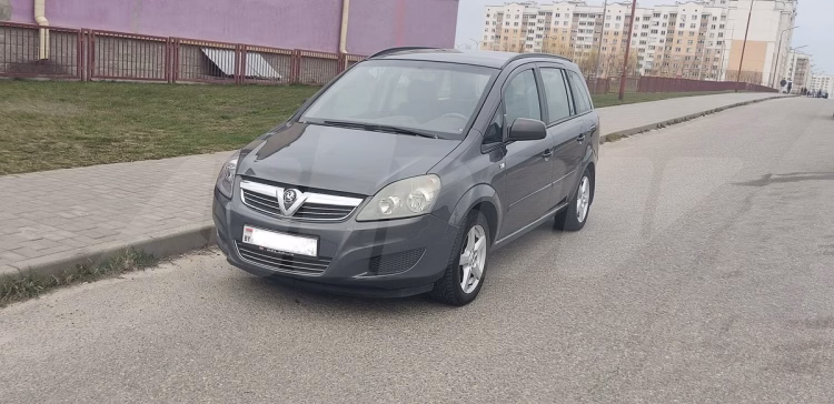 Opel Zafira (2)