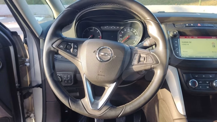 Opel Zafira (11)