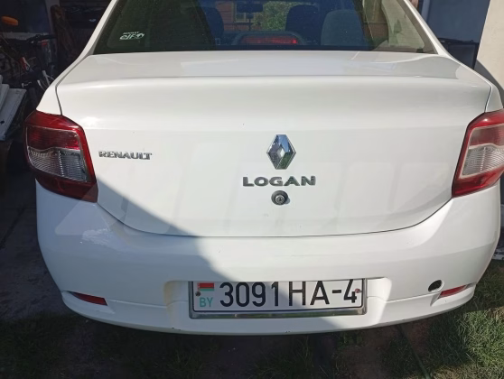 Renault Logan (4)