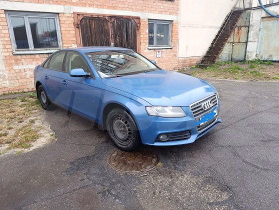 Audi A4 (3)