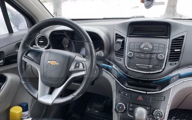 Chevrolet Orlando (5)