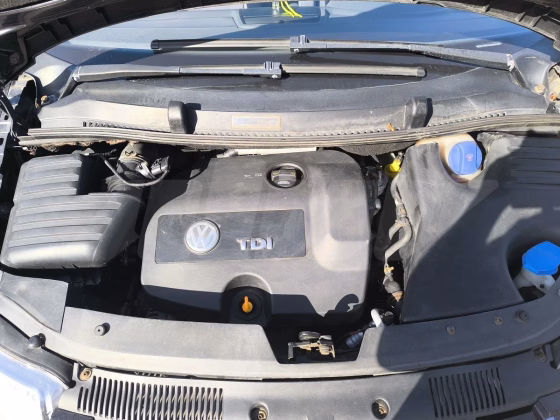 Volkswagen Sharan (12)