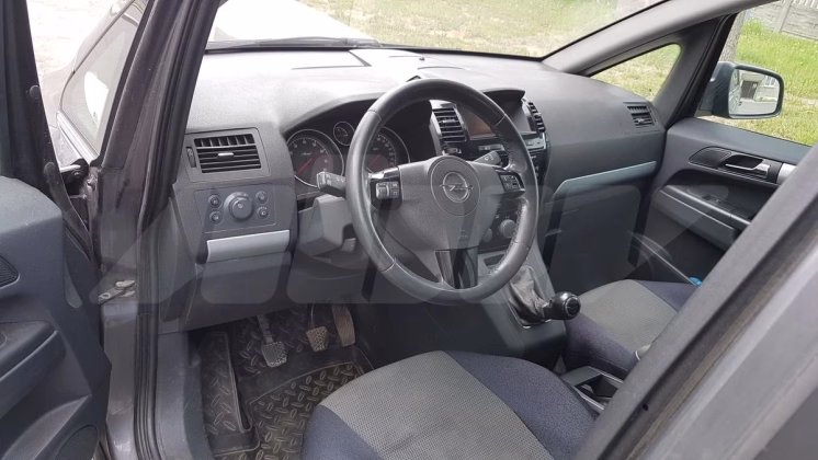 Opel Zafira (7)