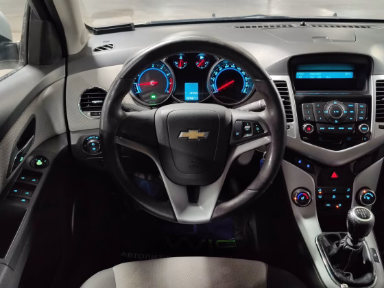 Chevrolet Cruze (8)