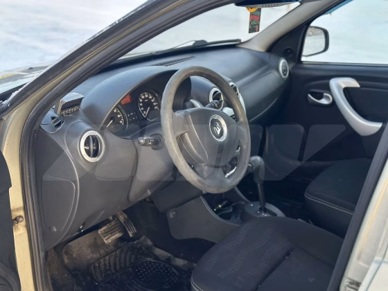 Renault Sandero (7)