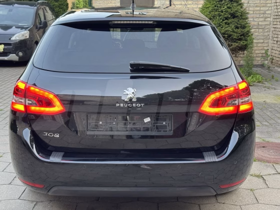 Peugeot 308 (2)