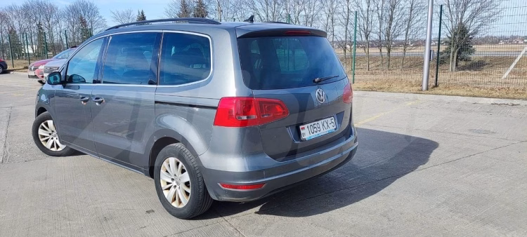 Volkswagen Sharan (3)