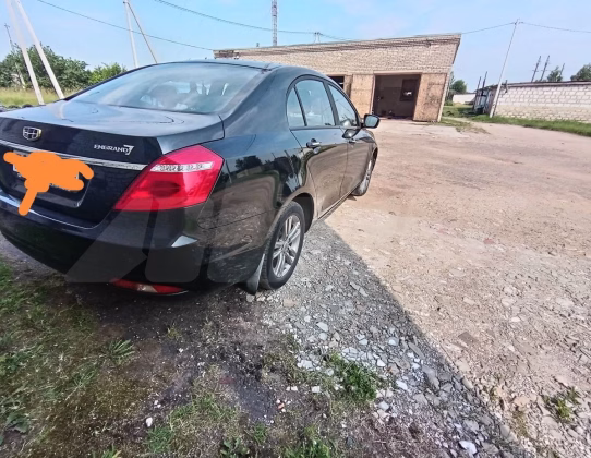 Geely Emgrand X7 (2)