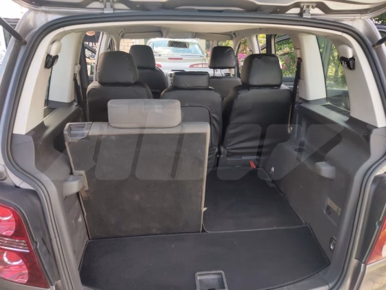 Volkswagen Touran (7)